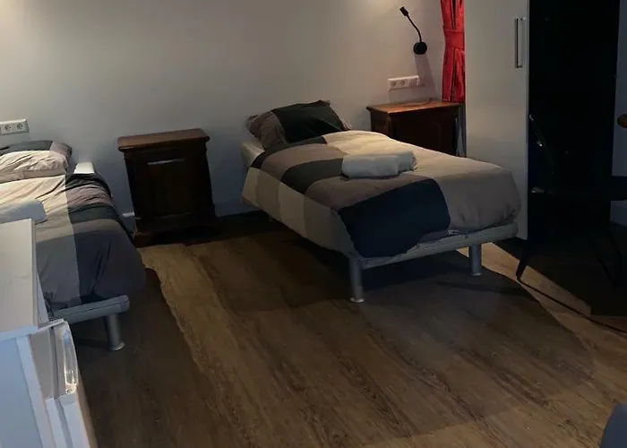 Restaurant Old Bridge فندق 2*