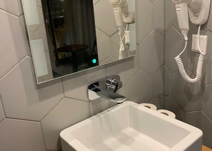 فندق Restaurant Old Bridge